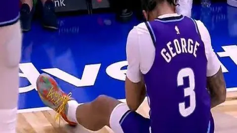 曼联中场核心离队！弗雷德转战土耳其费内巴切！